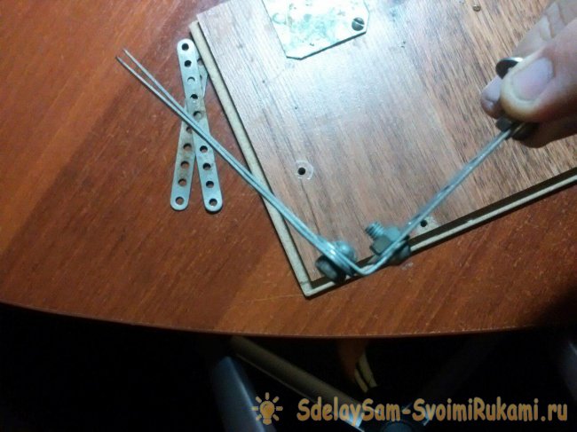 Простая третья рука для пайки