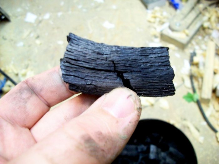 Древесный уголь своими руками