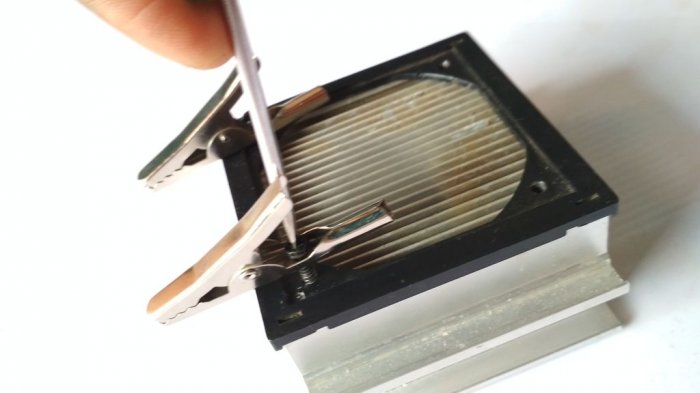 Очень простое приспособление для пайки