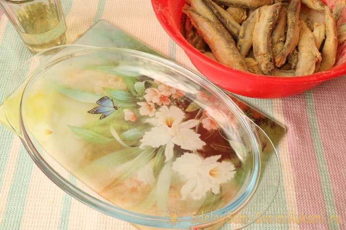 Как быстро приготовить дешевую и вкусную рыбную закуску из мойвы