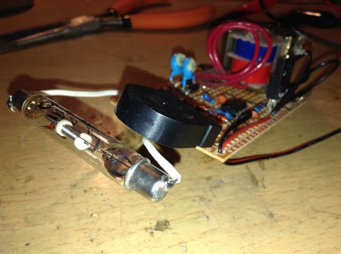 Простой счетчик Гейгера