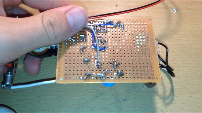 Простой счетчик Гейгера