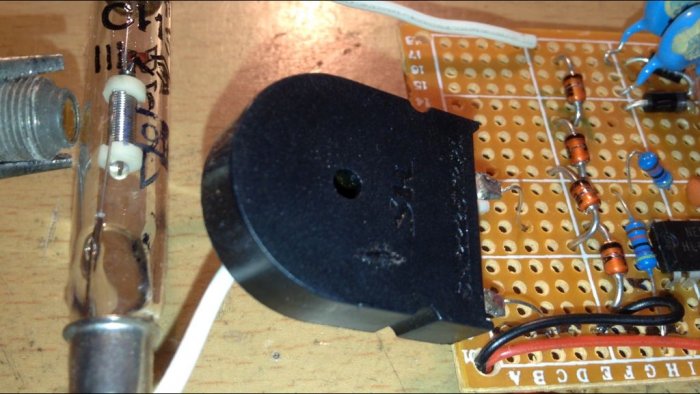 Простой счетчик Гейгера