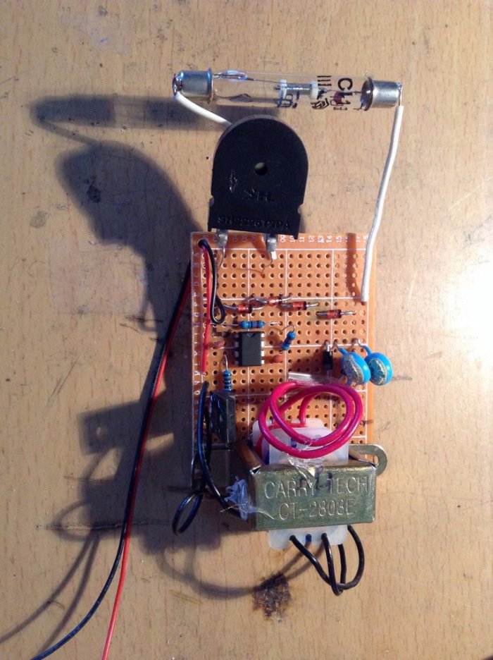 Простой счетчик Гейгера