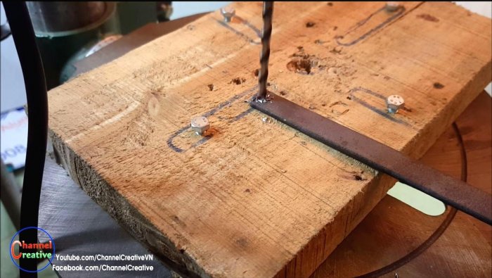 Миниатюрный станок для сверления