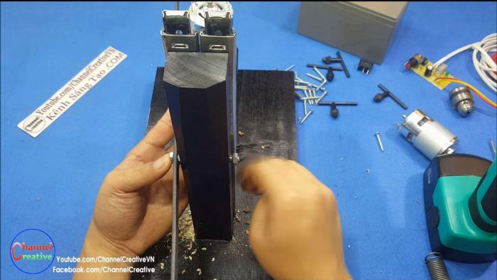 Миниатюрный станок для сверления