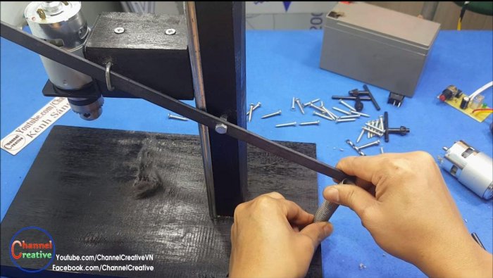 Миниатюрный станок для сверления