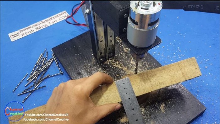 Миниатюрный станок для сверления