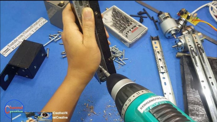 Миниатюрный станок для сверления