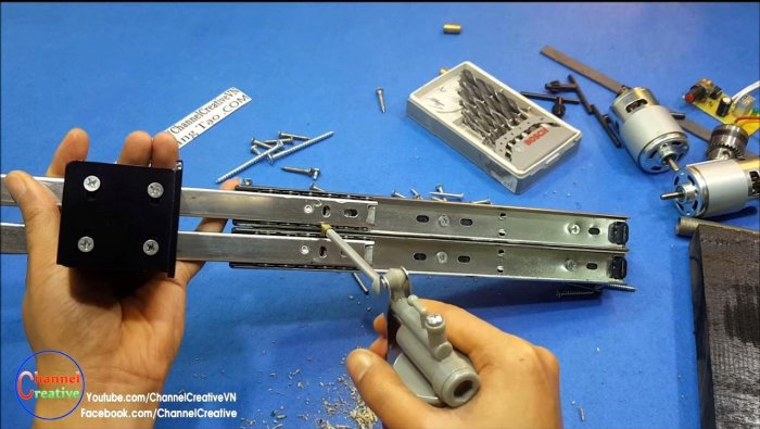 Миниатюрный станок для сверления