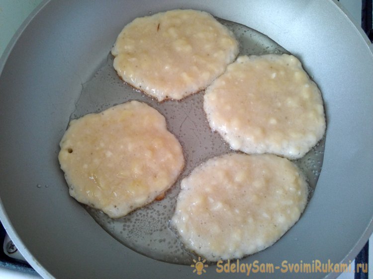 Обалденные и простые банановые оладьи без муки и молока