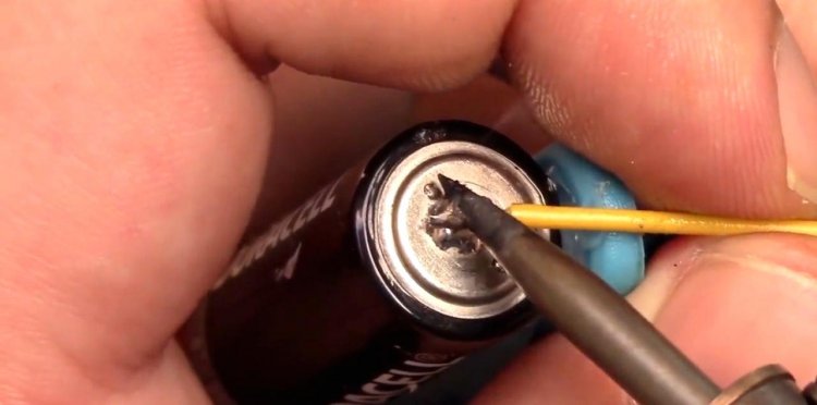 Простая сигнализация на дверь