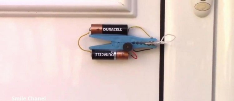 Простая сигнализация на дверь