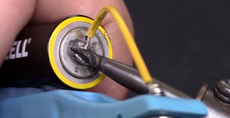 Простая сигнализация на дверь