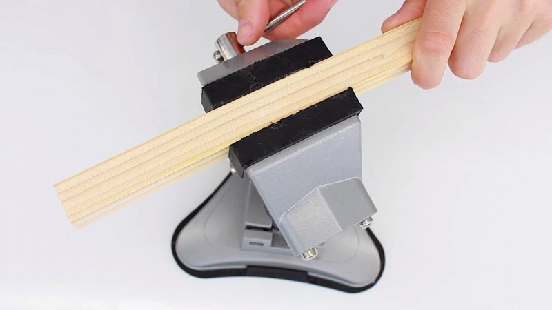 Приспособление для откручивания крышек на банках