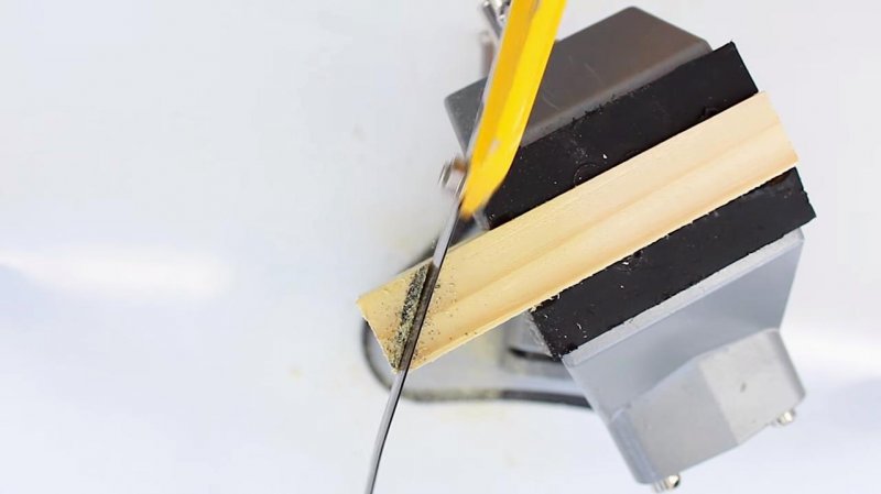 Приспособление для откручивания крышек на банках