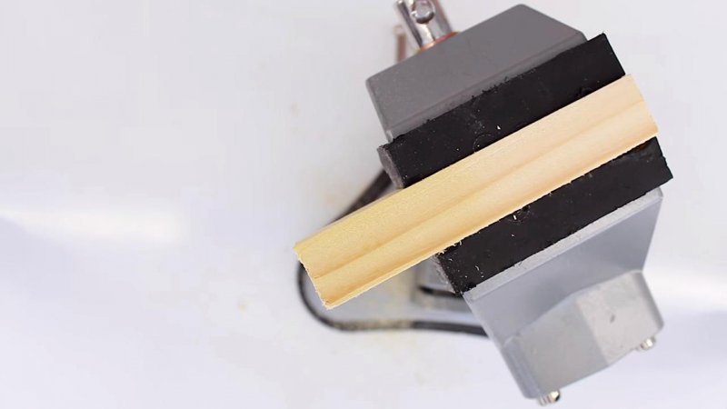 Приспособление для откручивания крышек на банках