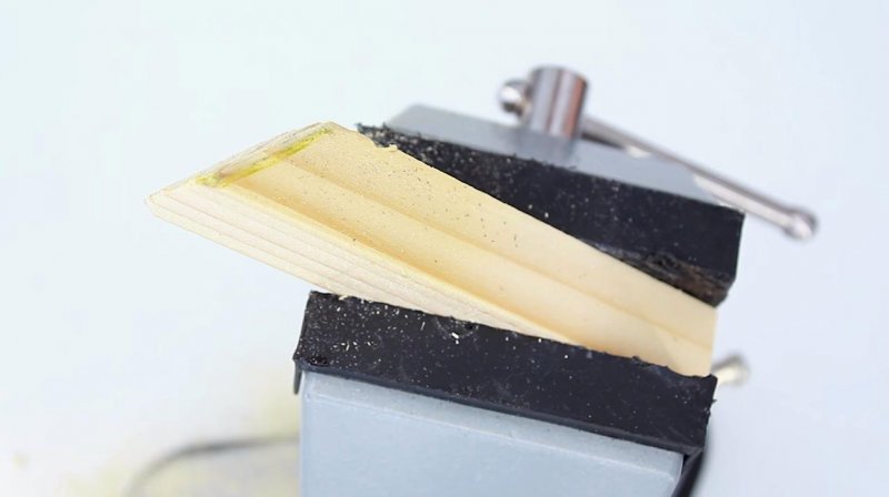 Приспособление для откручивания крышек на банках