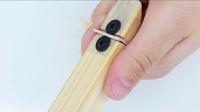 Приспособление для откручивания крышек на банках