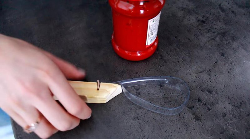 Приспособление для откручивания крышек на банках