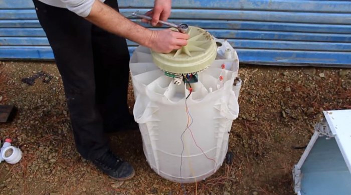 Электрогенератор  гидротурбина из старой стиральной машины