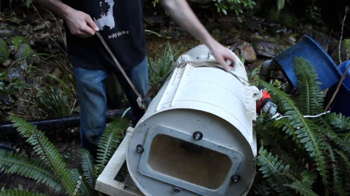 Электрогенератор  гидротурбина из старой стиральной машины