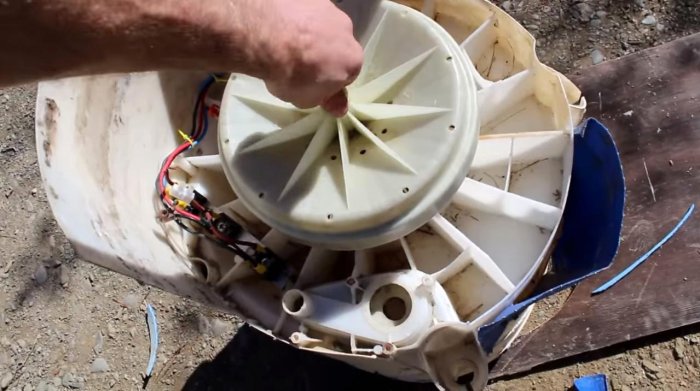 Электрогенератор  гидротурбина из старой стиральной машины