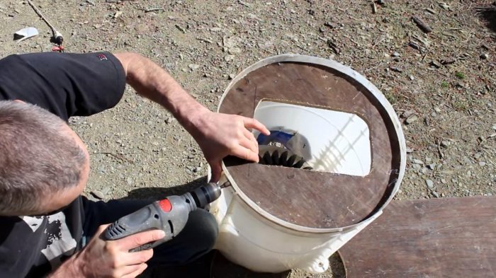 Электрогенератор  гидротурбина из старой стиральной машины