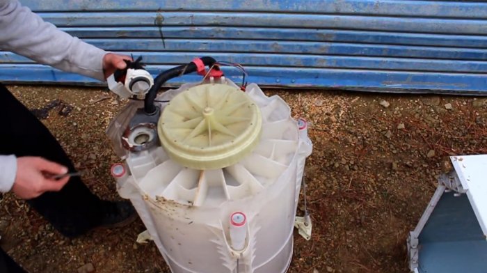 Электрогенератор  гидротурбина из старой стиральной машины