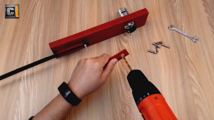 Как сделать простенькую ножовку с двигателем 12 В