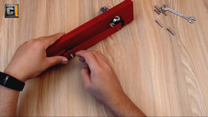 Как сделать простенькую ножовку с двигателем 12 В