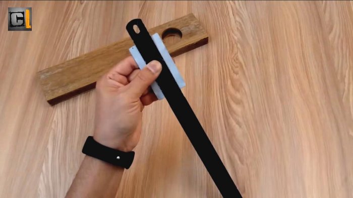 Как сделать простенькую ножовку с двигателем 12 В