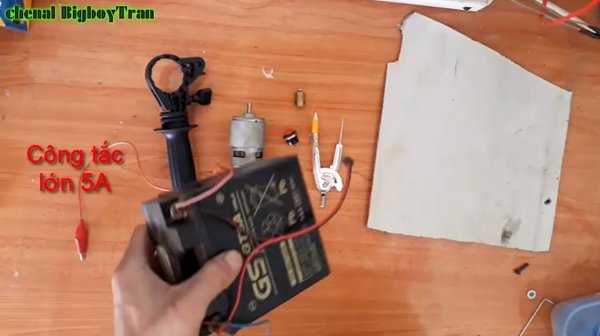 Портативная дисковая шлифмашинка на 12 В