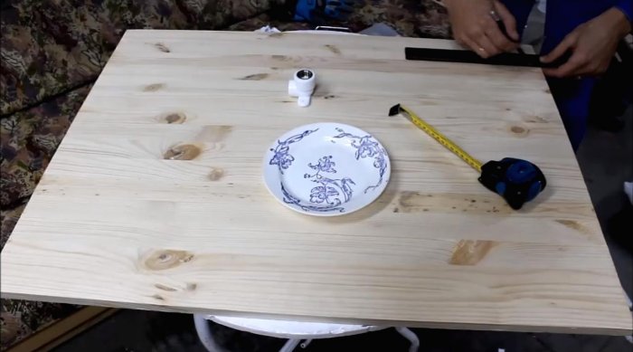 Раскладной рабочий столик из ПВХ труб