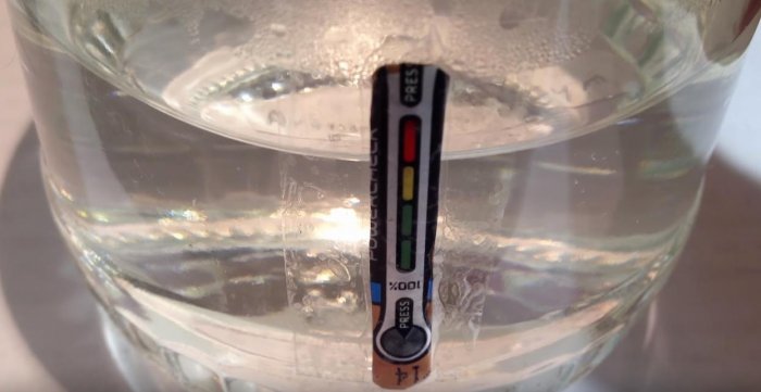 Индикатор температуры из батарейки Duracell