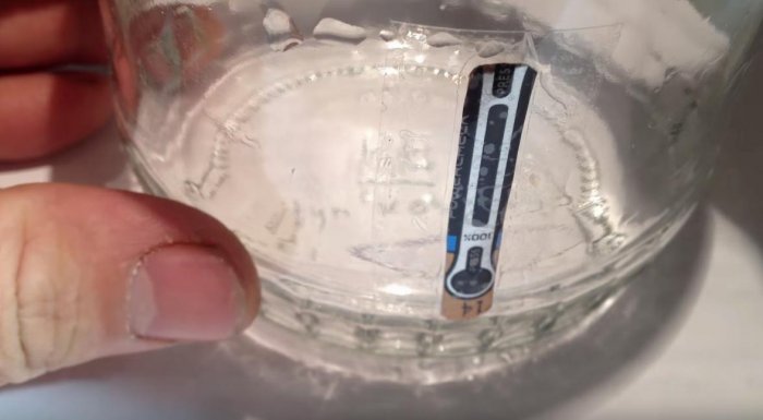 Индикатор температуры из батарейки Duracell