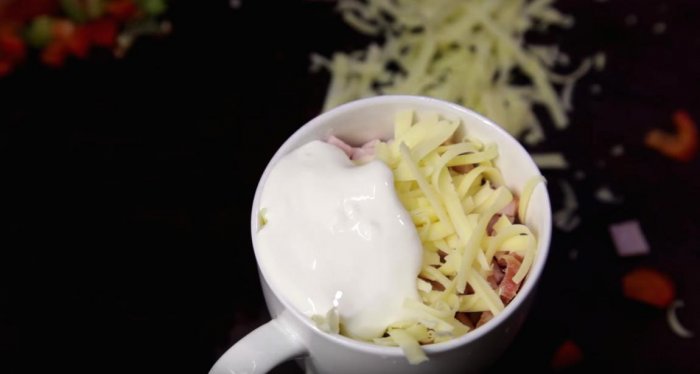 Как приготовить омлет в кружке