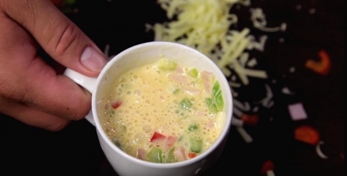 Как приготовить омлет в кружке