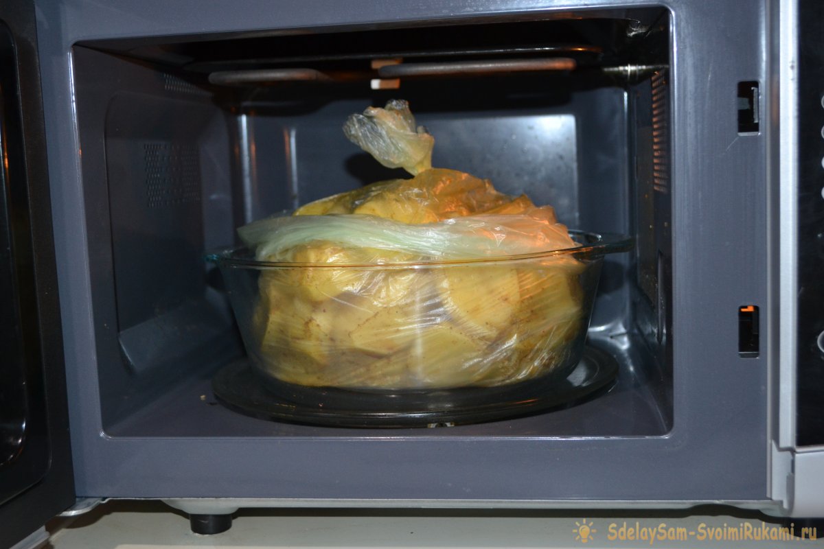 Картофельный пироги в микроволновке
