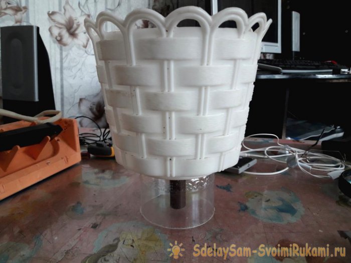 Цветочный горшок с автополивом