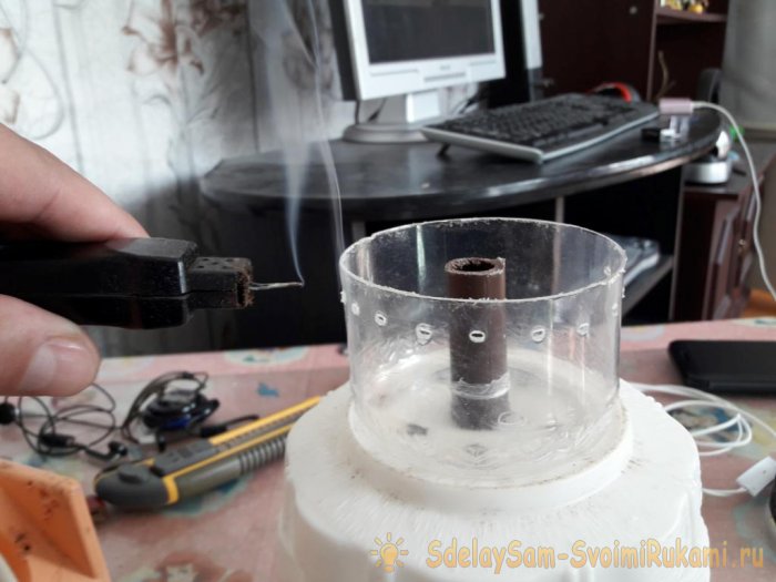 Цветочный горшок с автополивом