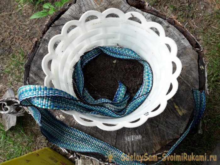 Цветочный горшок с автополивом