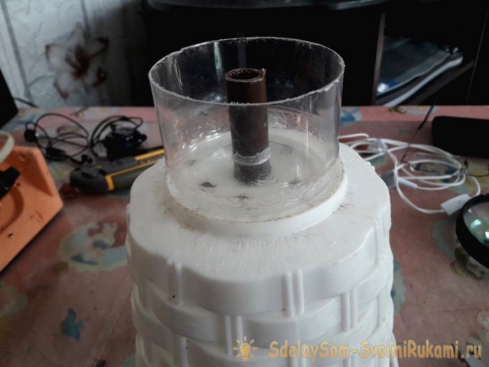 Цветочный горшок с автополивом