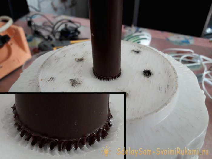 Цветочный горшок с автополивом