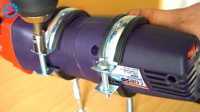 Как просто зафиксировать ручной электроинструмент