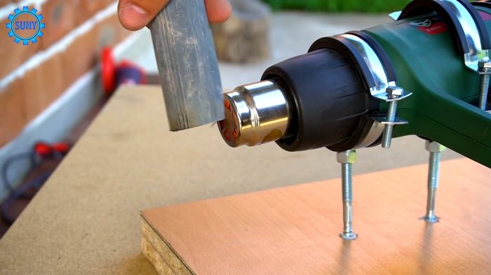 Как просто зафиксировать ручной электроинструмент