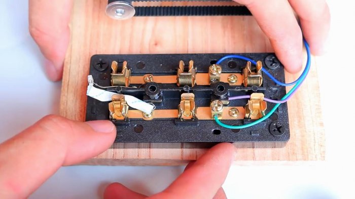 Механический преобразователь 12 - 220 В