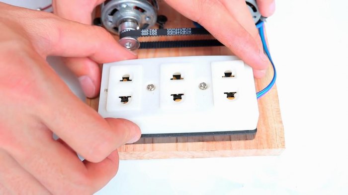 Механический преобразователь 12 - 220 В