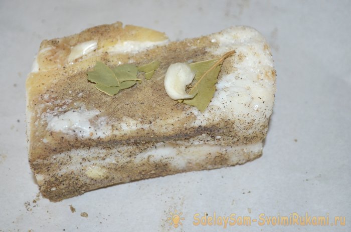 Сало с чесноком и перцем простой рецепт