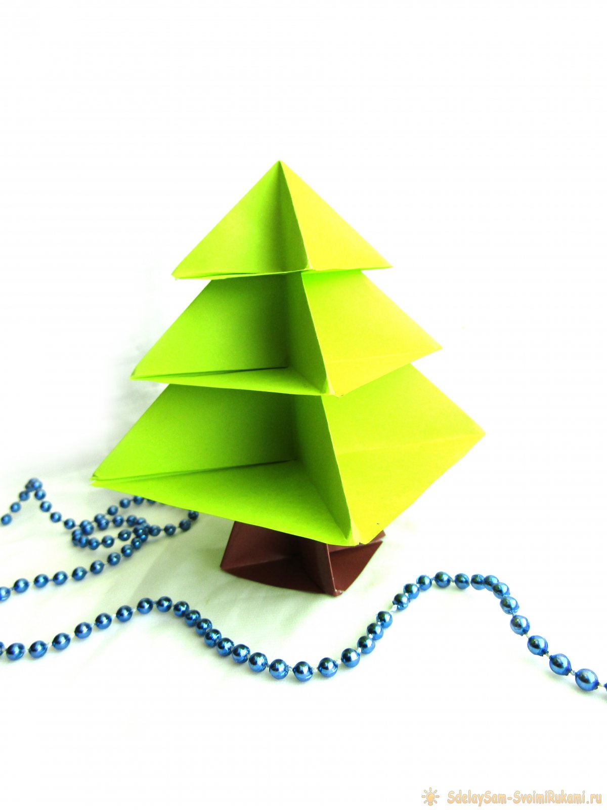 Елка на стол своими руками. Новогодняя елка в технике оригами